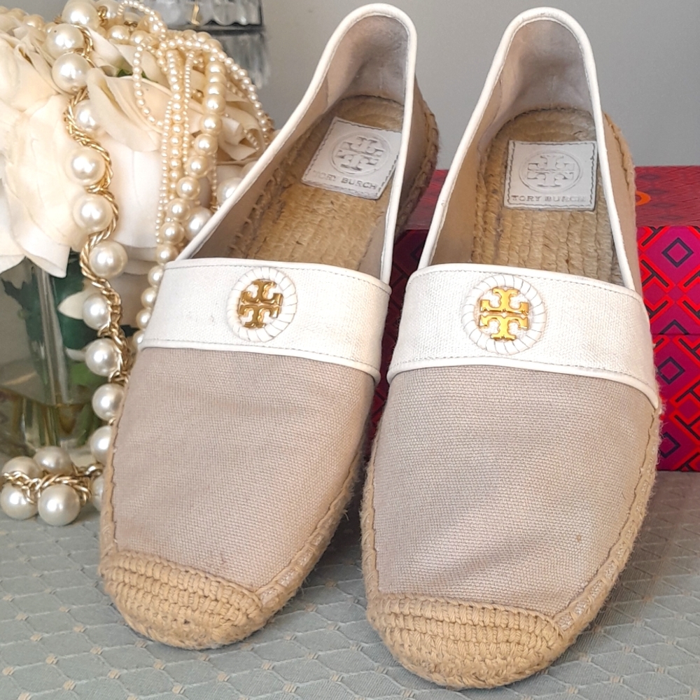 Tory Burch Gorgeous Denim Loafers!